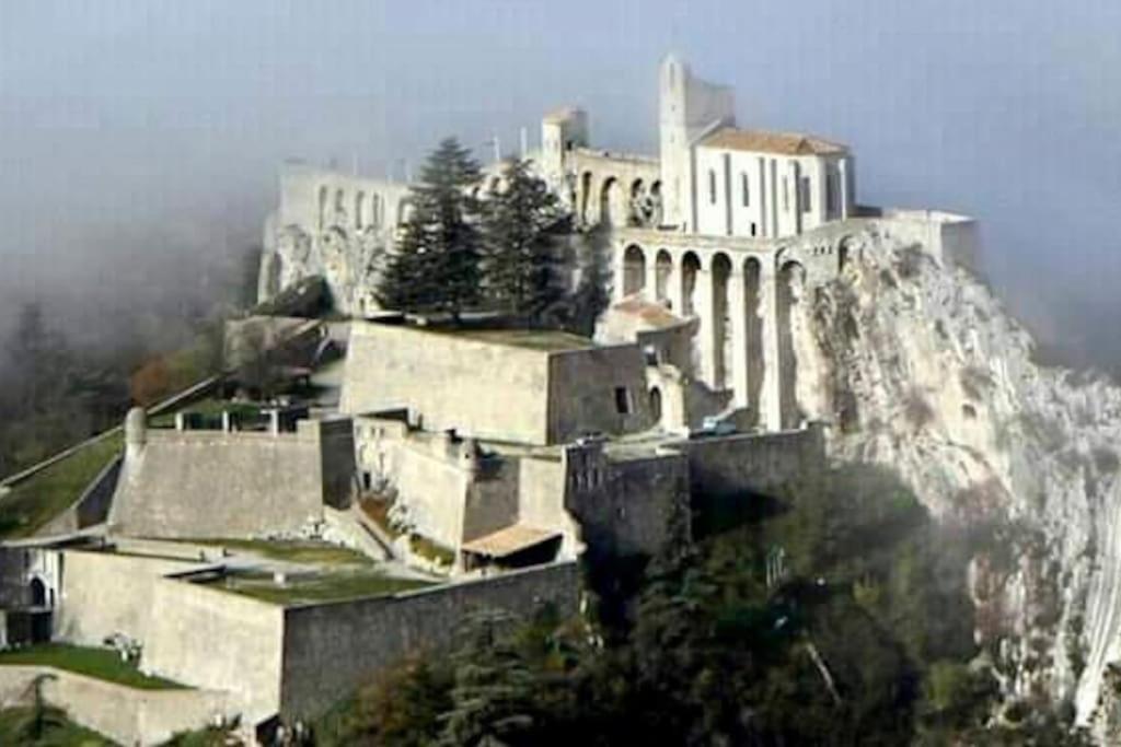 Gite De Charme Le Val Mellis Classe 3 Etoiles Dans La Douceur Provencale Vaumeilh Εξωτερικό φωτογραφία